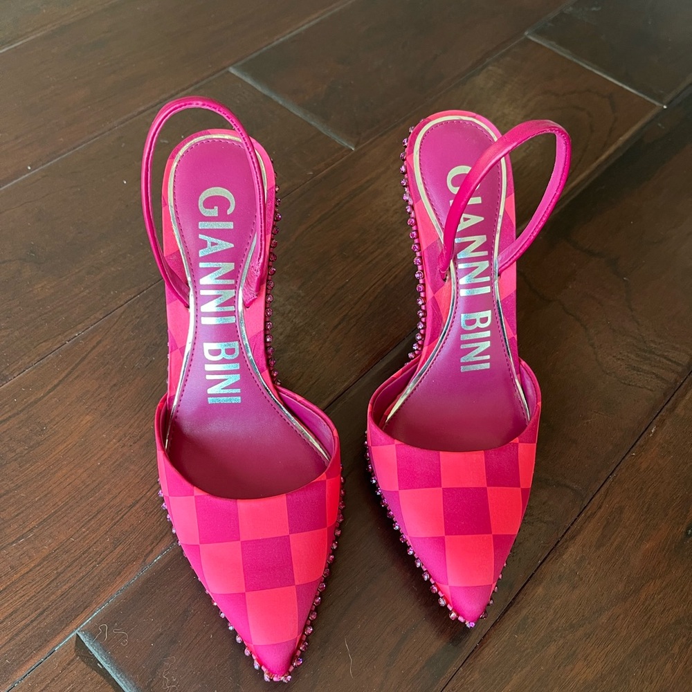 Gianni Bini Fuchsia Checkered Heels